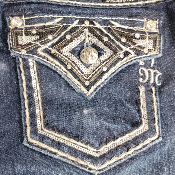 Miss Me‎ Women's Jeans Size 29 Dark Wash Bootcut Mid-Rise Embellished Pockets - Picture 14 of 16